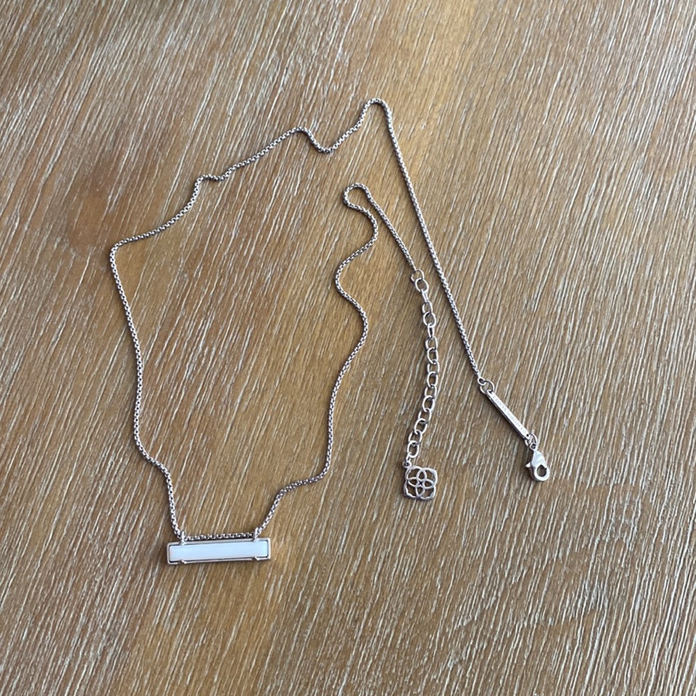 Kendra Scott matte bar necklace